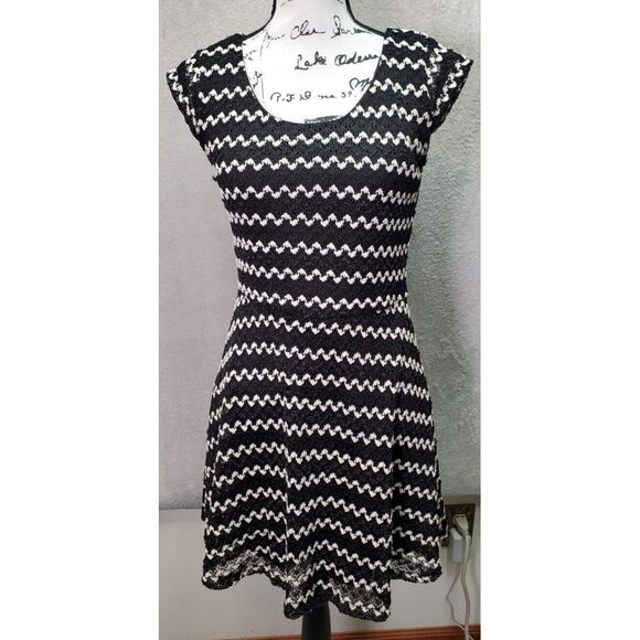 Candie's Dress Womens Large Black White Crochet Polyester Back Cutout Round Neck - Picture 1 of 9